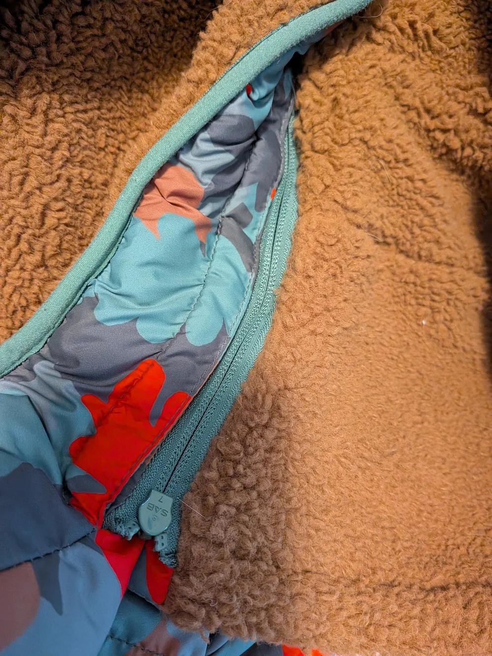 Mini Boded Reversible Puffer With Zipper Hood